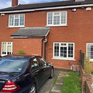  Villa Entire Terraced Two Story Redbrick House With Parking In Secluded Cul De Sac